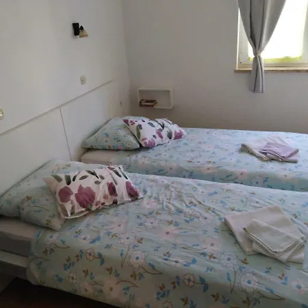 Neno Apartment *